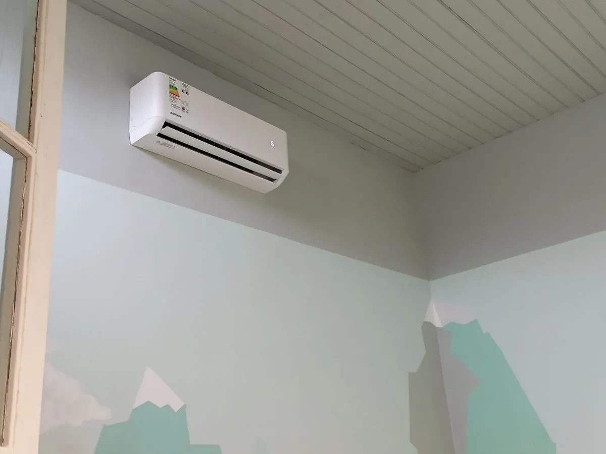 Trabajo realizado de instalación de aire acondicionado